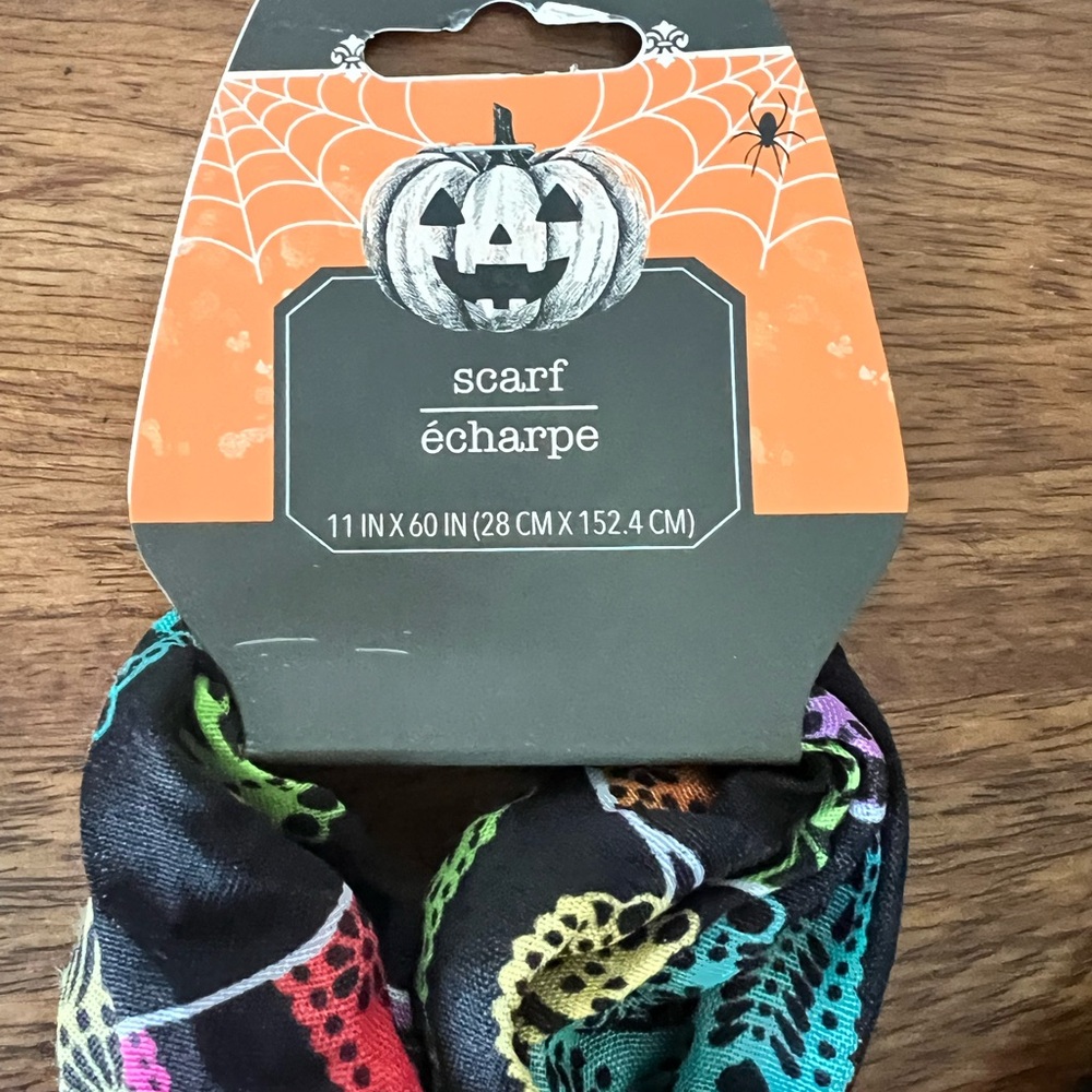 Colorful Skull Pattern Scarf - Picture 2 of 3